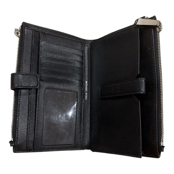 MICHAEL KORS Black and White Logo Wristlet - Picture 4 of 4